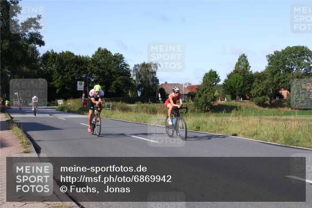 25.08.2024 - Elbe Triathlon Hamburg Fuchs,  Jonas http://msf.ph/oto/6869942 25.08.2024 09:33:32 Radfahren 108, 364, 486, 353, 323, 181 meine-sportfotos.de