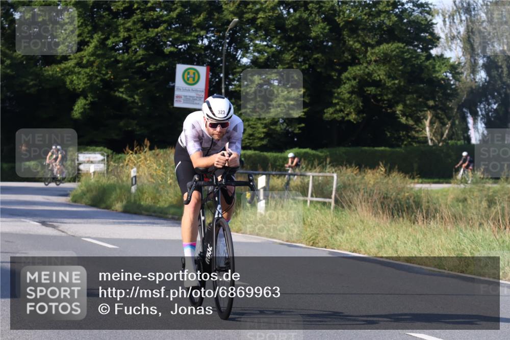 25.08.2024 - Elbe Triathlon Hamburg Fuchs,  Jonas http://msf.ph/oto/6869963 25.08.2024 09:33:34 Radfahren 486, 353, 323, 181 meine-sportfotos.de
