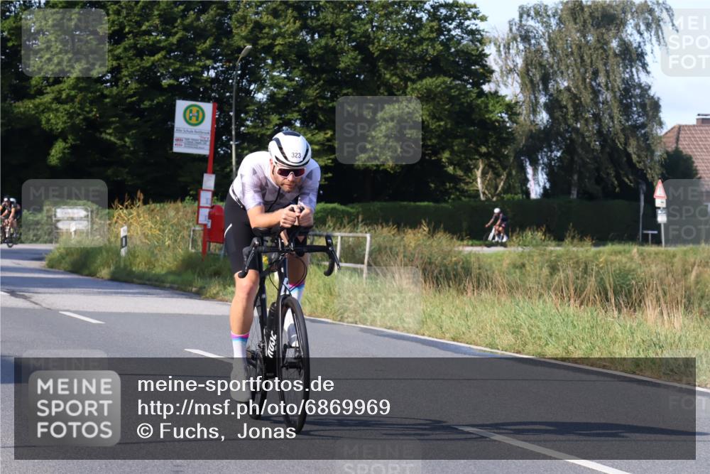 25.08.2024 - Elbe Triathlon Hamburg Fuchs,  Jonas http://msf.ph/oto/6869969 25.08.2024 09:33:34 Radfahren 486, 353, 323, 181 meine-sportfotos.de