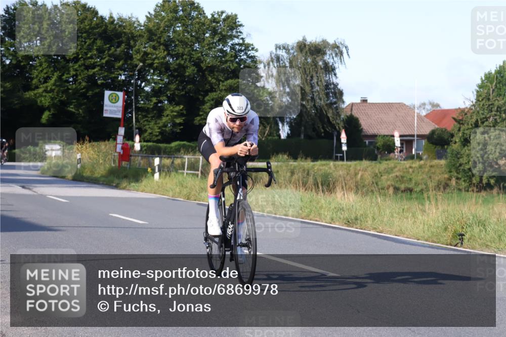 25.08.2024 - Elbe Triathlon Hamburg Fuchs,  Jonas http://msf.ph/oto/6869978 25.08.2024 09:33:34 Radfahren 486, 353, 323, 181 meine-sportfotos.de