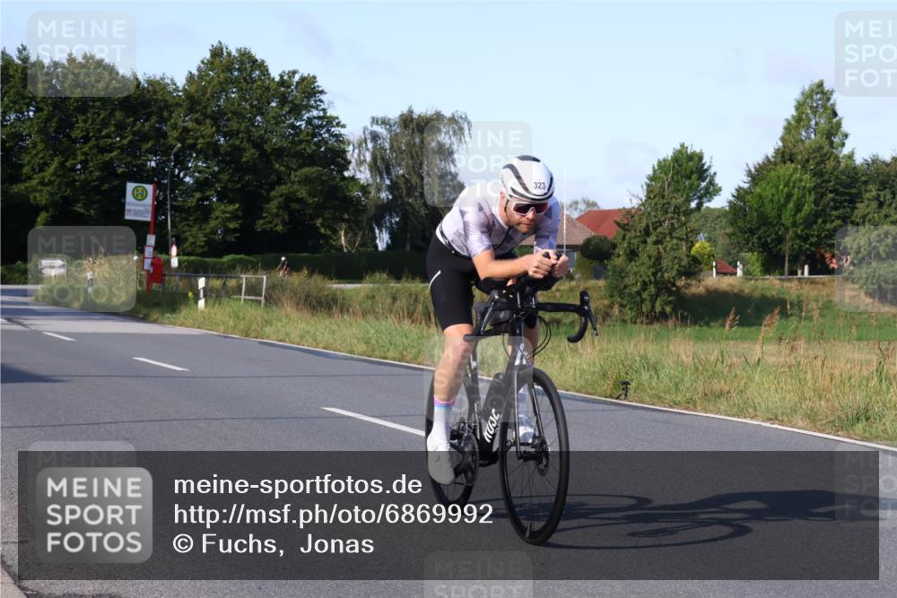 25.08.2024 - Elbe Triathlon Hamburg Fuchs,  Jonas http://msf.ph/oto/6869992 25.08.2024 09:33:35 Radfahren 486, 353, 323, 181, 316 meine-sportfotos.de