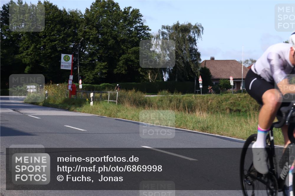 25.08.2024 - Elbe Triathlon Hamburg Fuchs,  Jonas http://msf.ph/oto/6869998 25.08.2024 09:33:35 Radfahren 486, 353, 323, 181, 316 meine-sportfotos.de