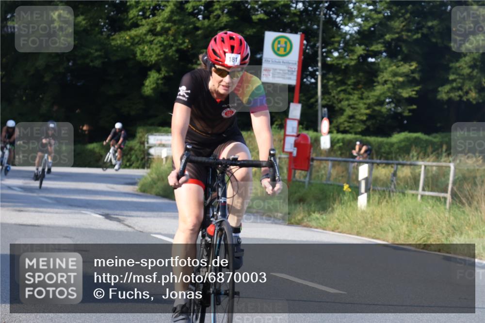 25.08.2024 - Elbe Triathlon Hamburg Fuchs,  Jonas http://msf.ph/oto/6870003 25.08.2024 09:33:37 Radfahren 486, 353, 323, 181, 316, 326, 156 meine-sportfotos.de