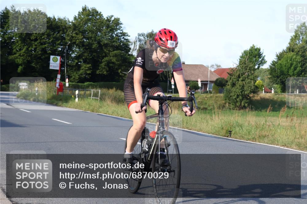 25.08.2024 - Elbe Triathlon Hamburg Fuchs,  Jonas http://msf.ph/oto/6870029 25.08.2024 09:33:38 Radfahren 486, 353, 323, 181, 316, 326, 156, 126 meine-sportfotos.de