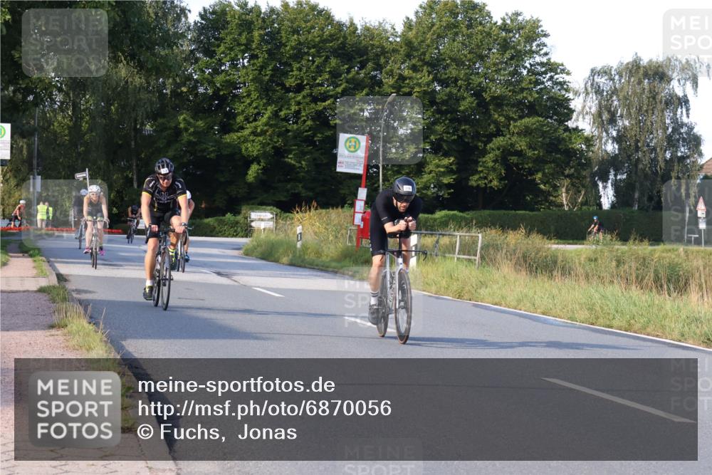 25.08.2024 - Elbe Triathlon Hamburg Fuchs,  Jonas http://msf.ph/oto/6870056 25.08.2024 09:33:41 Radfahren 181, 316, 326, 156, 126, 228, 352 meine-sportfotos.de