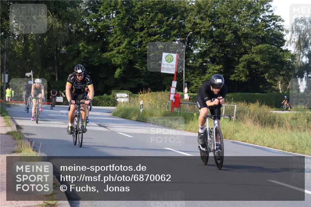 25.08.2024 - Elbe Triathlon Hamburg Fuchs,  Jonas http://msf.ph/oto/6870062 25.08.2024 09:33:41 Radfahren 181, 316, 326, 156, 126, 228, 352 meine-sportfotos.de