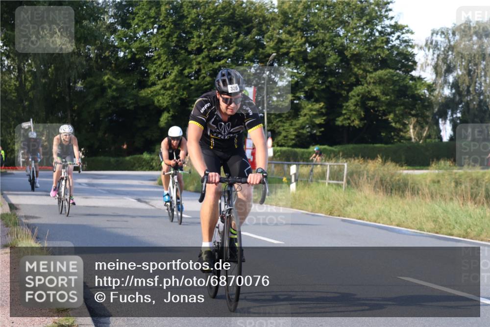 25.08.2024 - Elbe Triathlon Hamburg Fuchs,  Jonas http://msf.ph/oto/6870076 25.08.2024 09:33:42 Radfahren 181, 316, 326, 156, 126, 228, 352 meine-sportfotos.de