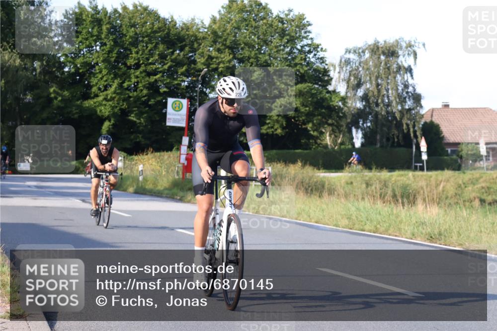25.08.2024 - Elbe Triathlon Hamburg Fuchs,  Jonas http://msf.ph/oto/6870145 25.08.2024 09:33:46 Radfahren 316, 326, 156, 126, 228, 352, 1851, 234 meine-sportfotos.de
