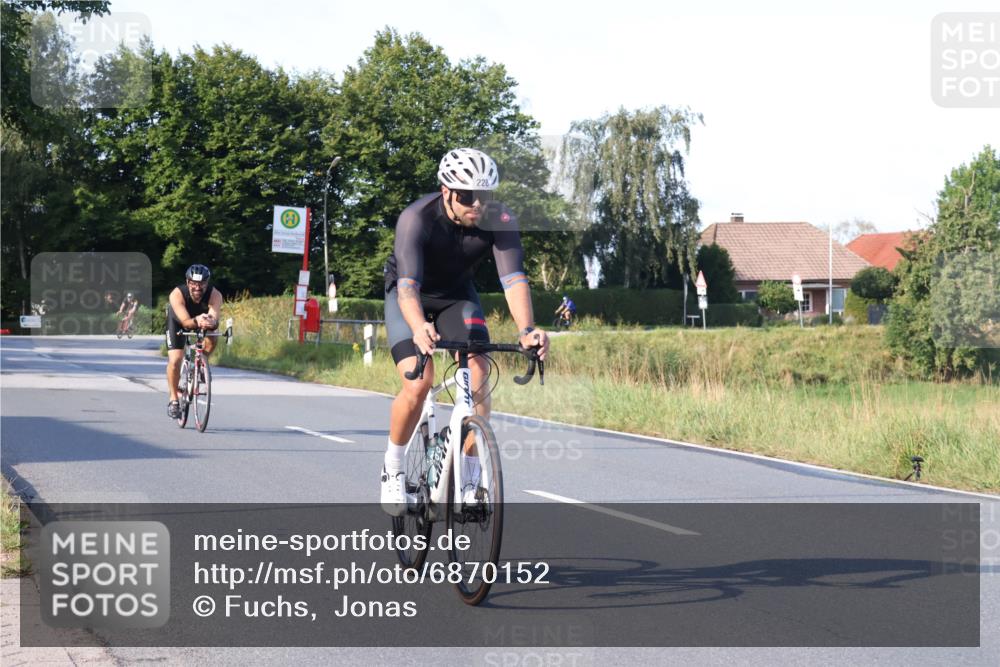 25.08.2024 - Elbe Triathlon Hamburg Fuchs,  Jonas http://msf.ph/oto/6870152 25.08.2024 09:33:46 Radfahren 316, 326, 156, 126, 228, 352, 1851, 234 meine-sportfotos.de