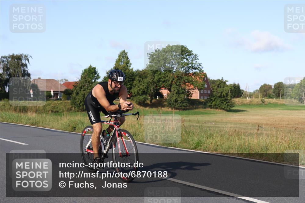 25.08.2024 - Elbe Triathlon Hamburg Fuchs,  Jonas http://msf.ph/oto/6870188 25.08.2024 09:33:47 Radfahren 316, 326, 156, 126, 228, 352, 1851, 234, 53 meine-sportfotos.de