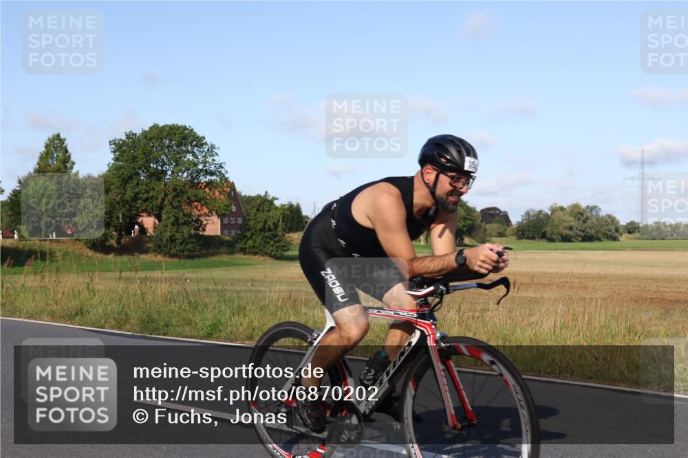 25.08.2024 - Elbe Triathlon Hamburg Fuchs,  Jonas http://msf.ph/oto/6870202 25.08.2024 09:33:48 Radfahren 326, 156, 126, 228, 352, 1851, 234, 53 meine-sportfotos.de