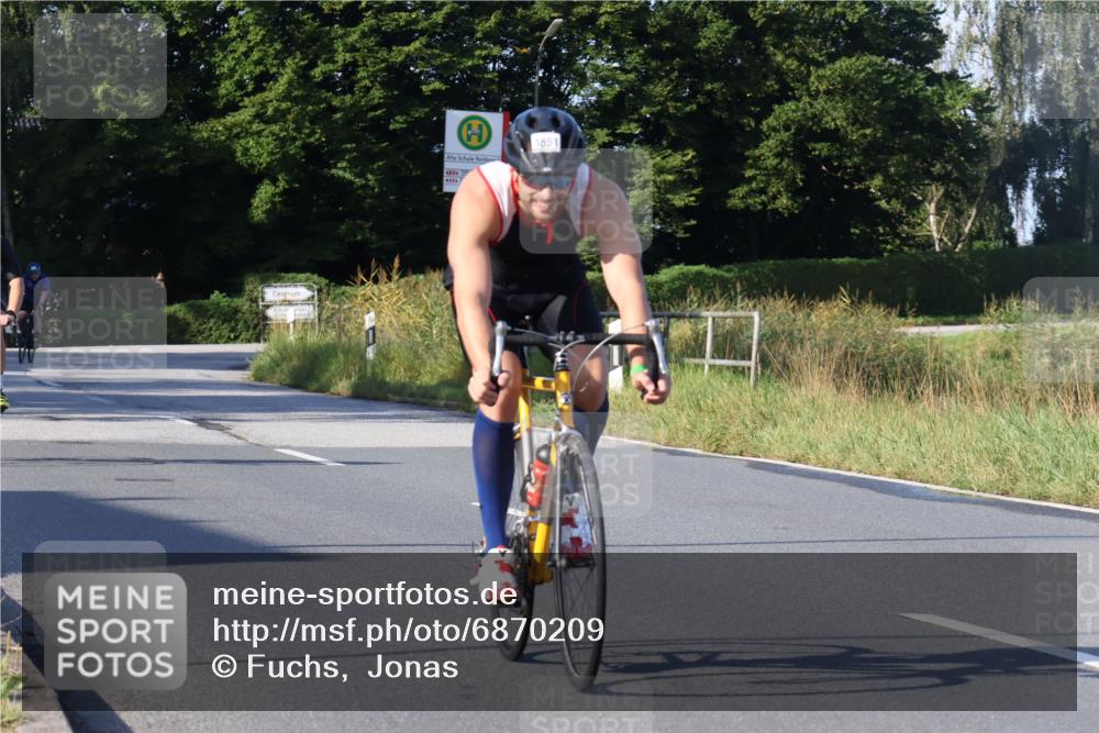 25.08.2024 - Elbe Triathlon Hamburg Fuchs,  Jonas http://msf.ph/oto/6870209 25.08.2024 09:33:51 Radfahren 228, 352, 1851, 234, 53, 256 meine-sportfotos.de