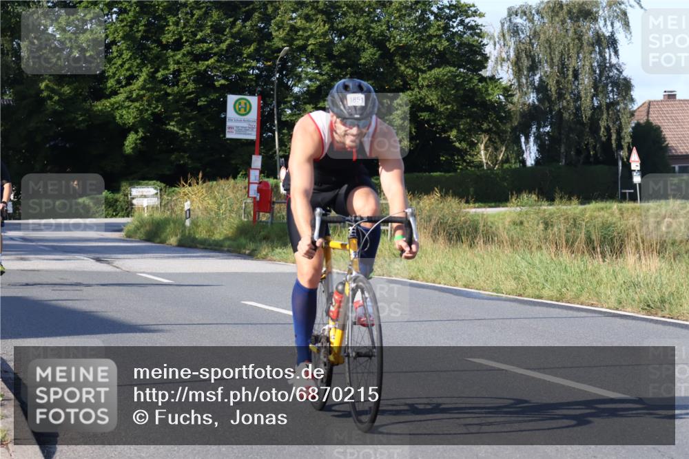 25.08.2024 - Elbe Triathlon Hamburg Fuchs,  Jonas http://msf.ph/oto/6870215 25.08.2024 09:33:51 Radfahren 228, 352, 1851, 234, 53, 256 meine-sportfotos.de