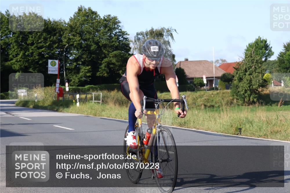 25.08.2024 - Elbe Triathlon Hamburg Fuchs,  Jonas http://msf.ph/oto/6870228 25.08.2024 09:33:51 Radfahren 228, 352, 1851, 234, 53, 256 meine-sportfotos.de