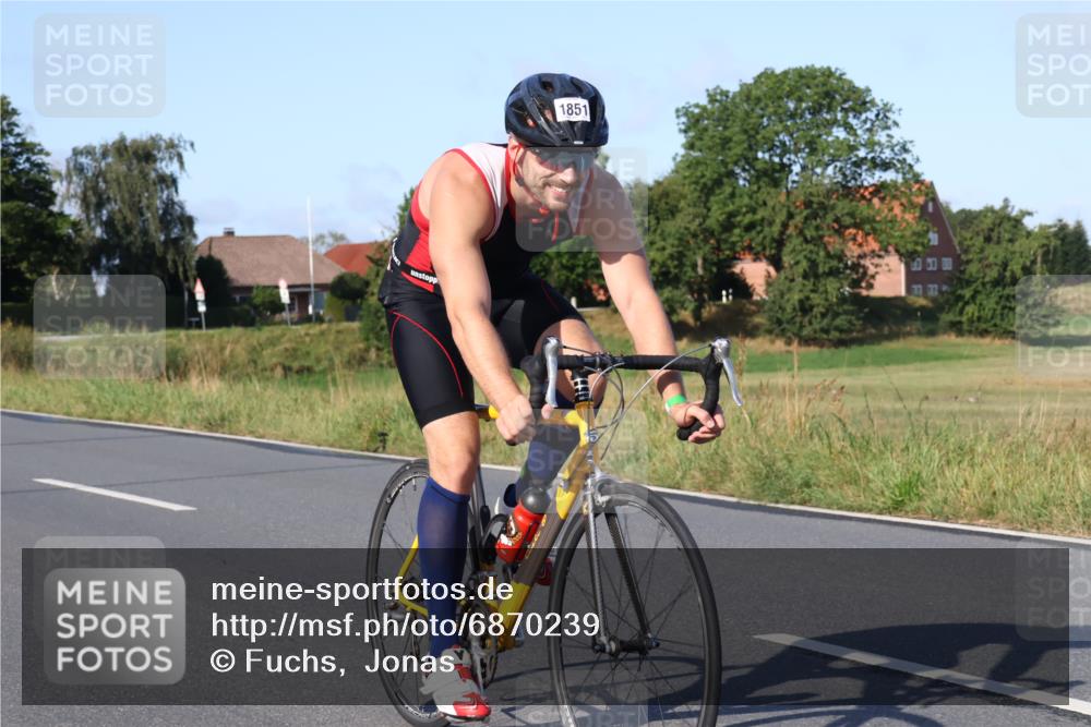 25.08.2024 - Elbe Triathlon Hamburg Fuchs,  Jonas http://msf.ph/oto/6870239 25.08.2024 09:33:51 Radfahren 228, 352, 1851, 234, 53, 256 meine-sportfotos.de