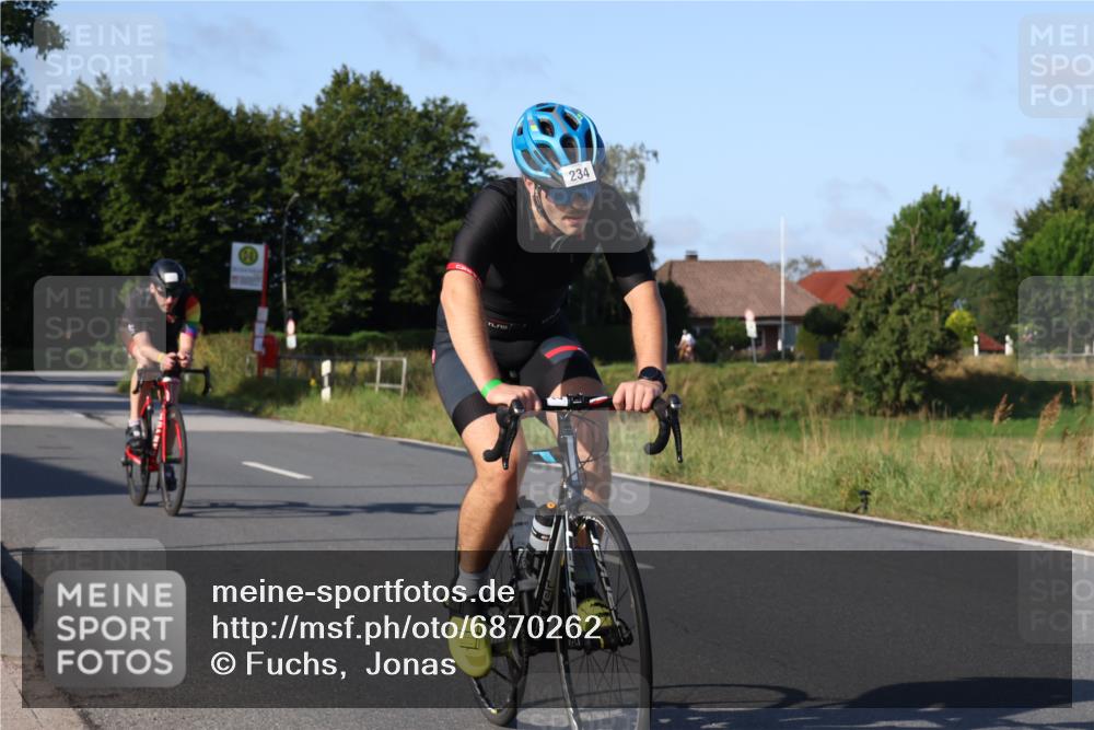 25.08.2024 - Elbe Triathlon Hamburg Fuchs,  Jonas http://msf.ph/oto/6870262 25.08.2024 09:33:53 Radfahren 352, 1851, 234, 53, 256 meine-sportfotos.de