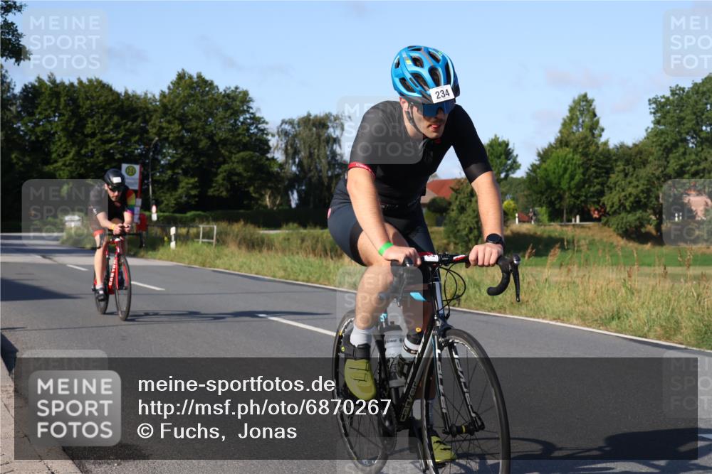 25.08.2024 - Elbe Triathlon Hamburg Fuchs,  Jonas http://msf.ph/oto/6870267 25.08.2024 09:33:53 Radfahren 352, 1851, 234, 53, 256 meine-sportfotos.de