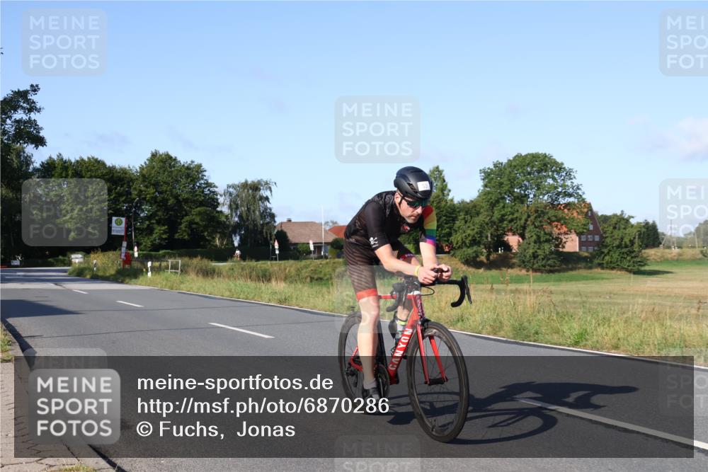 25.08.2024 - Elbe Triathlon Hamburg Fuchs,  Jonas http://msf.ph/oto/6870286 25.08.2024 09:33:54 Radfahren 1851, 234, 53, 256 meine-sportfotos.de
