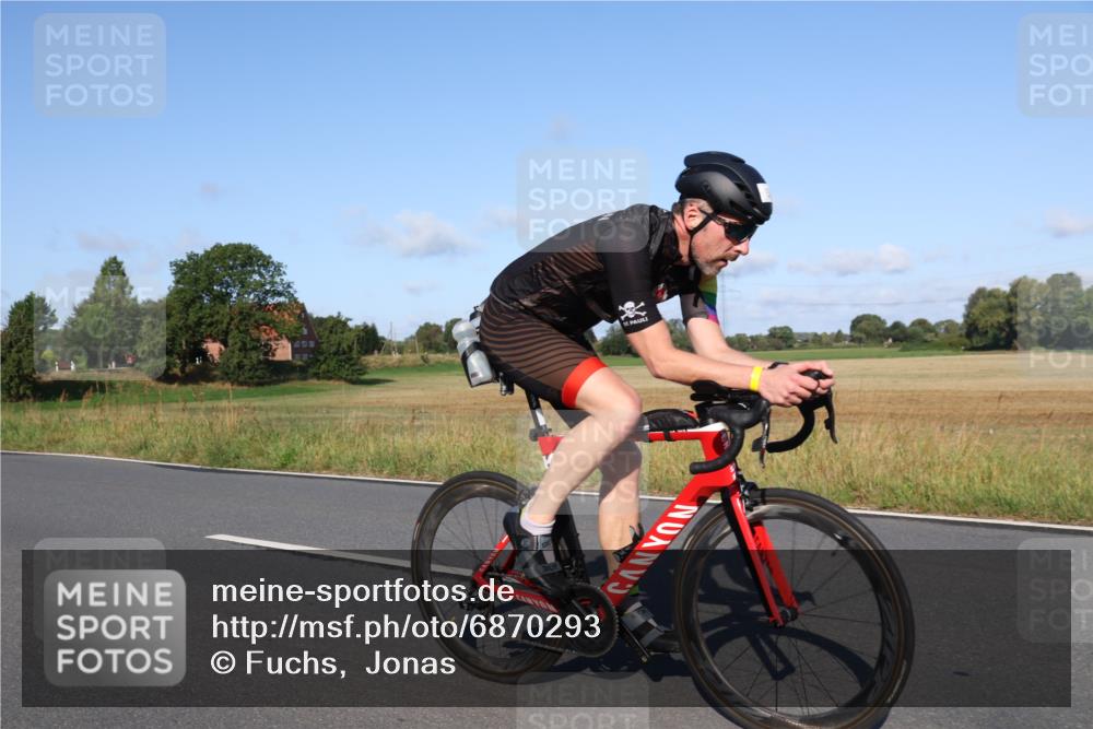 25.08.2024 - Elbe Triathlon Hamburg Fuchs,  Jonas http://msf.ph/oto/6870293 25.08.2024 09:33:54 Radfahren 1851, 234, 53, 256 meine-sportfotos.de