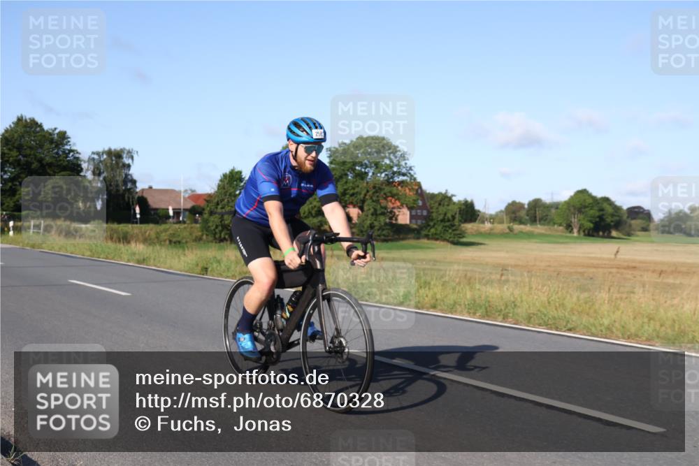 25.08.2024 - Elbe Triathlon Hamburg Fuchs,  Jonas http://msf.ph/oto/6870328 25.08.2024 09:33:58 Radfahren 234, 53, 256 meine-sportfotos.de
