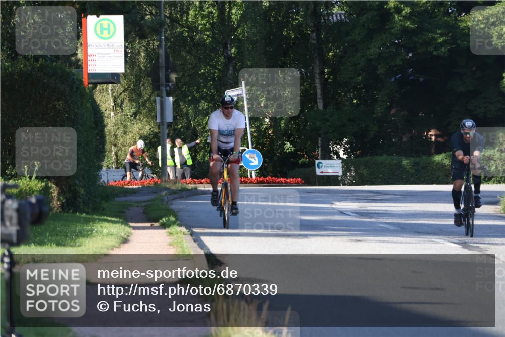25.08.2024 - Elbe Triathlon Hamburg Fuchs,  Jonas http://msf.ph/oto/6870339 25.08.2024 09:34:03 Radfahren 256, 245, 314 meine-sportfotos.de