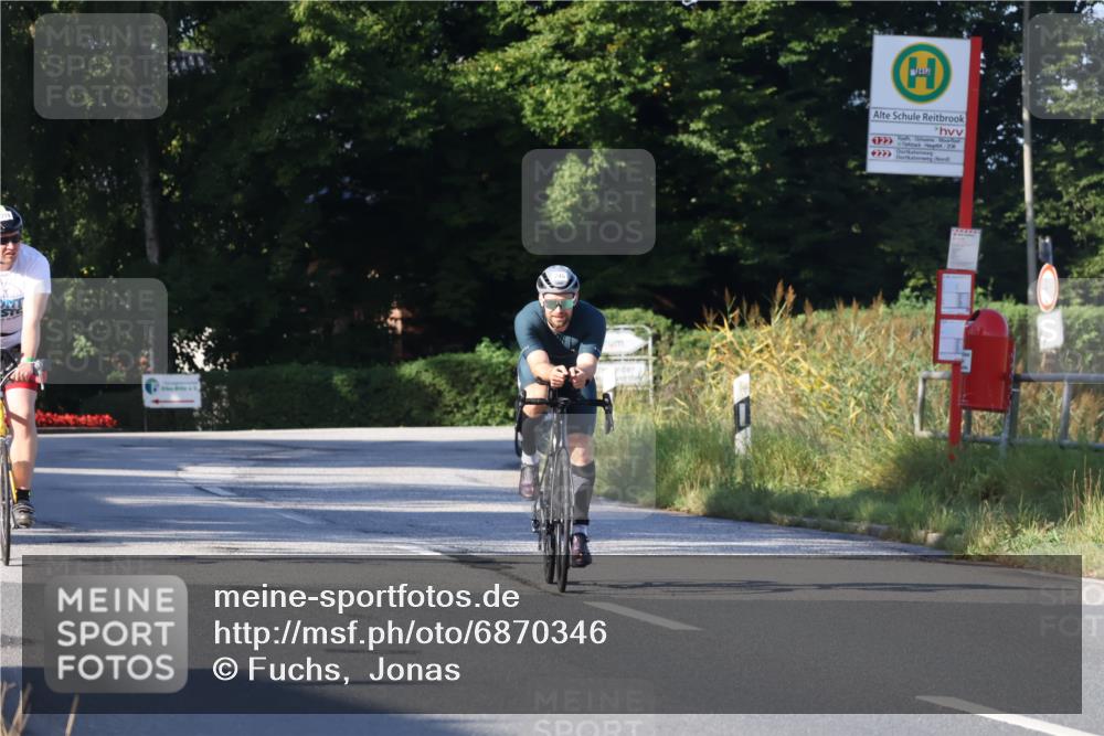 25.08.2024 - Elbe Triathlon Hamburg Fuchs,  Jonas http://msf.ph/oto/6870346 25.08.2024 09:34:04 Radfahren 245, 314, 159 meine-sportfotos.de