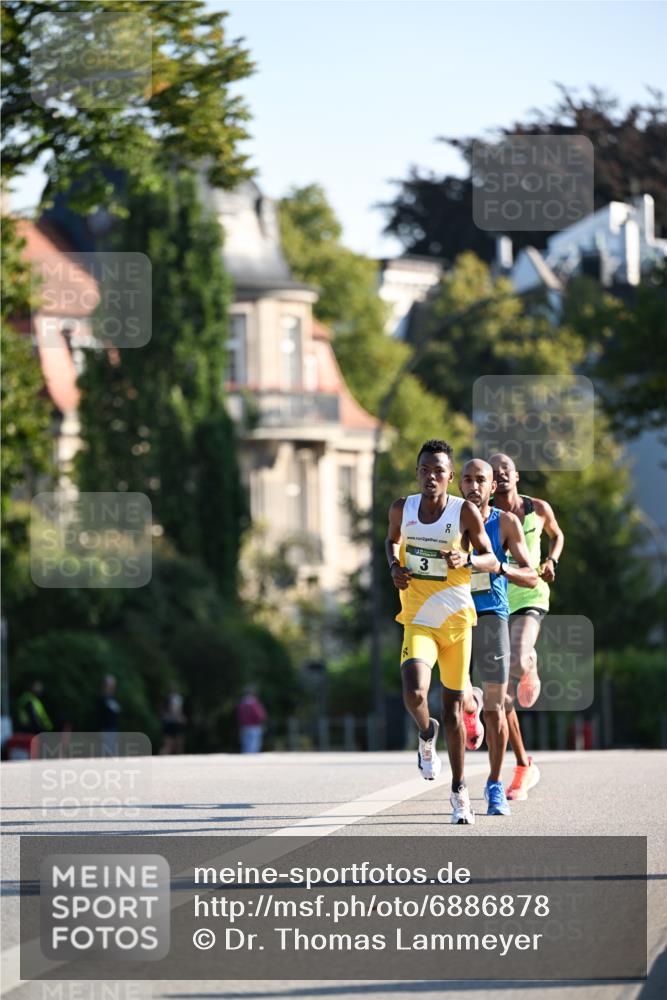 01.09.2024 - BARMER Alsterlauf Dr. Thomas Lammeyer http://msf.ph/oto/6886878 01.09.2024 09:16:21 Laufen 3 meine-sportfotos.de