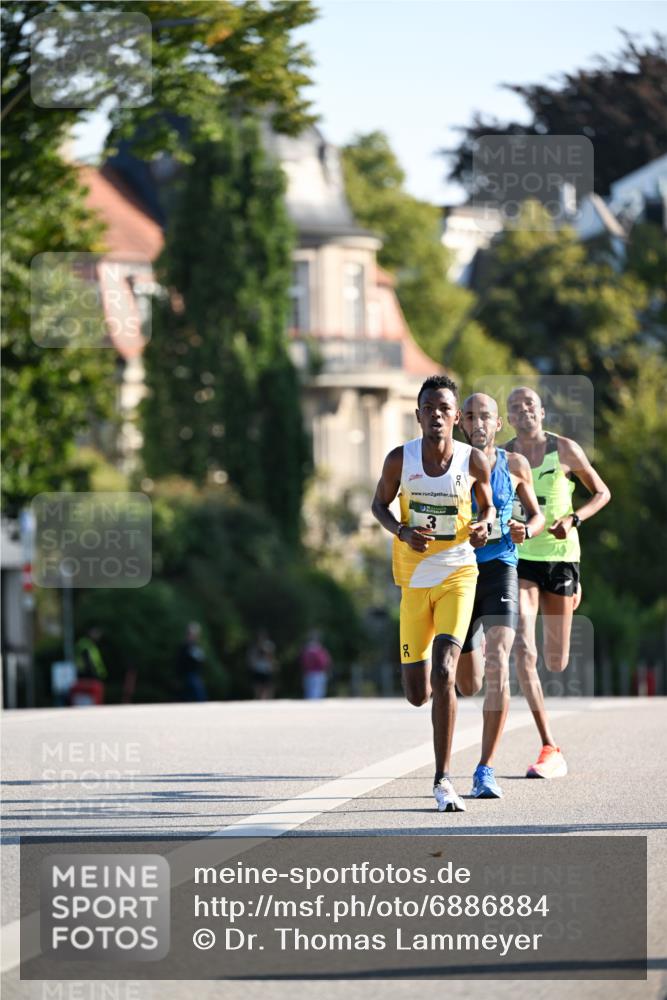 01.09.2024 - BARMER Alsterlauf Dr. Thomas Lammeyer http://msf.ph/oto/6886884 01.09.2024 09:16:22 Laufen 2 meine-sportfotos.de