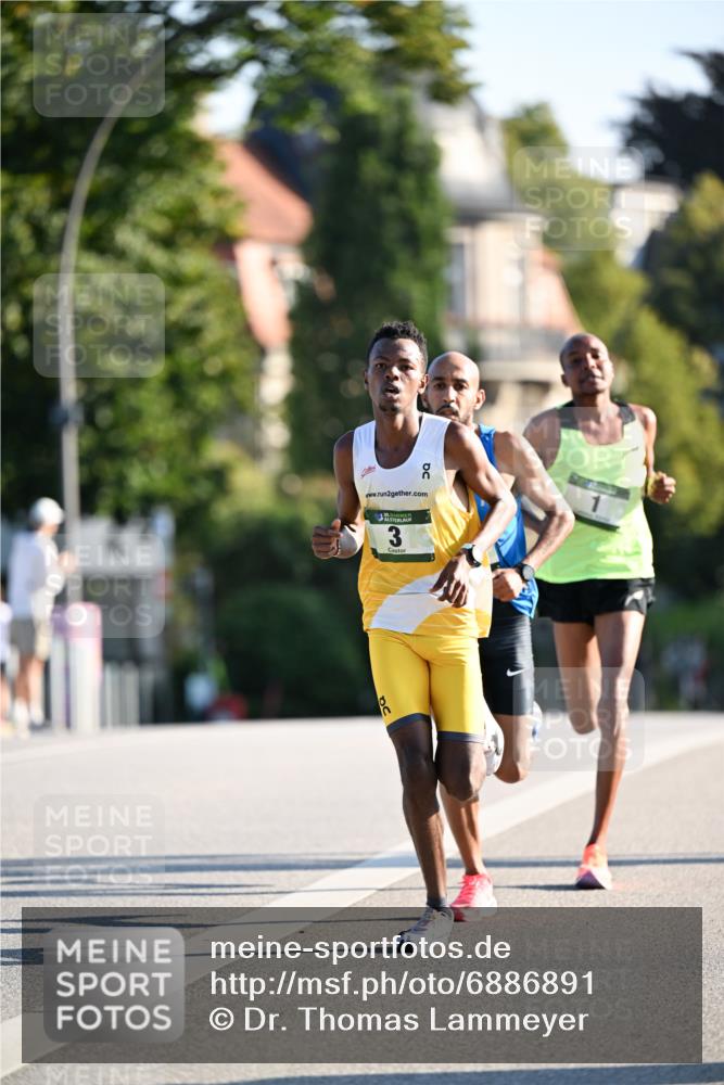 01.09.2024 - BARMER Alsterlauf Dr. Thomas Lammeyer http://msf.ph/oto/6886891 01.09.2024 09:16:23 Laufen 00, 2, 35 meine-sportfotos.de