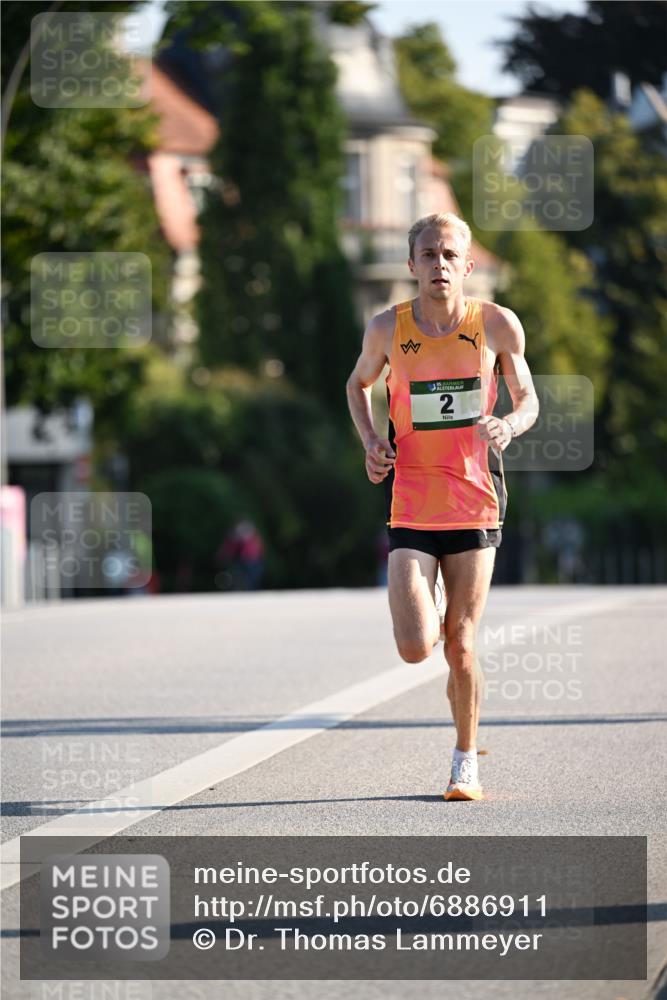 01.09.2024 - BARMER Alsterlauf Dr. Thomas Lammeyer http://msf.ph/oto/6886911 01.09.2024 09:16:42 Laufen 125, 2 meine-sportfotos.de