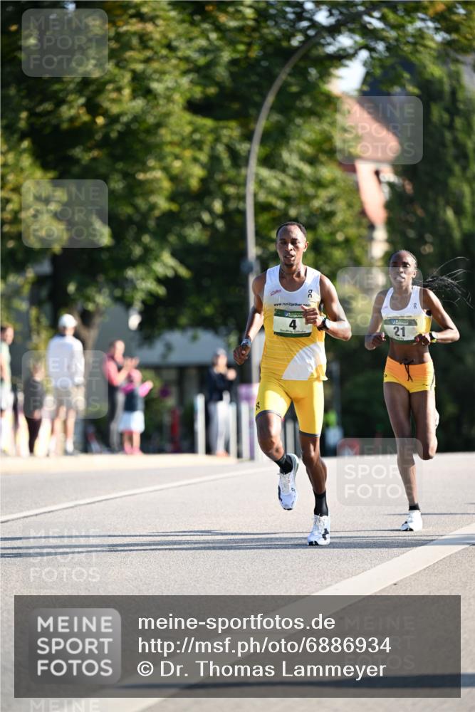01.09.2024 - BARMER Alsterlauf Dr. Thomas Lammeyer http://msf.ph/oto/6886934 01.09.2024 09:17:20 Laufen 2, 21 meine-sportfotos.de