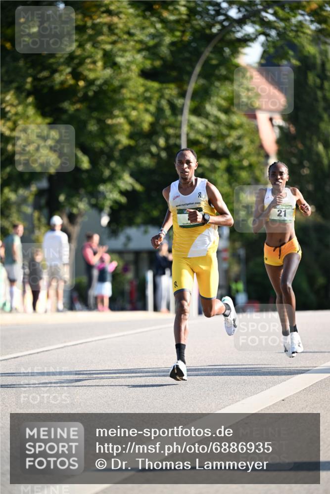 01.09.2024 - BARMER Alsterlauf Dr. Thomas Lammeyer http://msf.ph/oto/6886935 01.09.2024 09:17:20 Laufen 2, 9, 21 meine-sportfotos.de