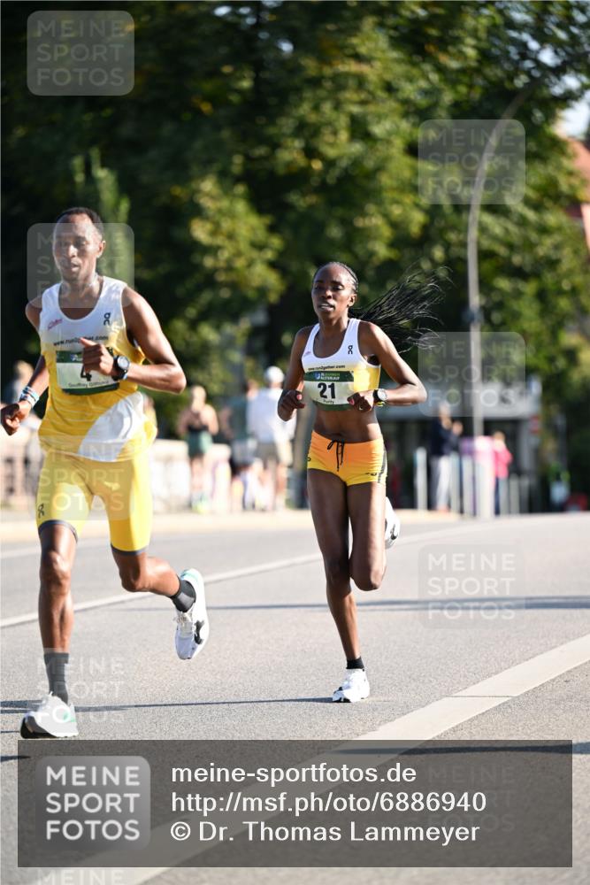 01.09.2024 - BARMER Alsterlauf Dr. Thomas Lammeyer http://msf.ph/oto/6886940 01.09.2024 09:17:21 Laufen 2, 21 meine-sportfotos.de