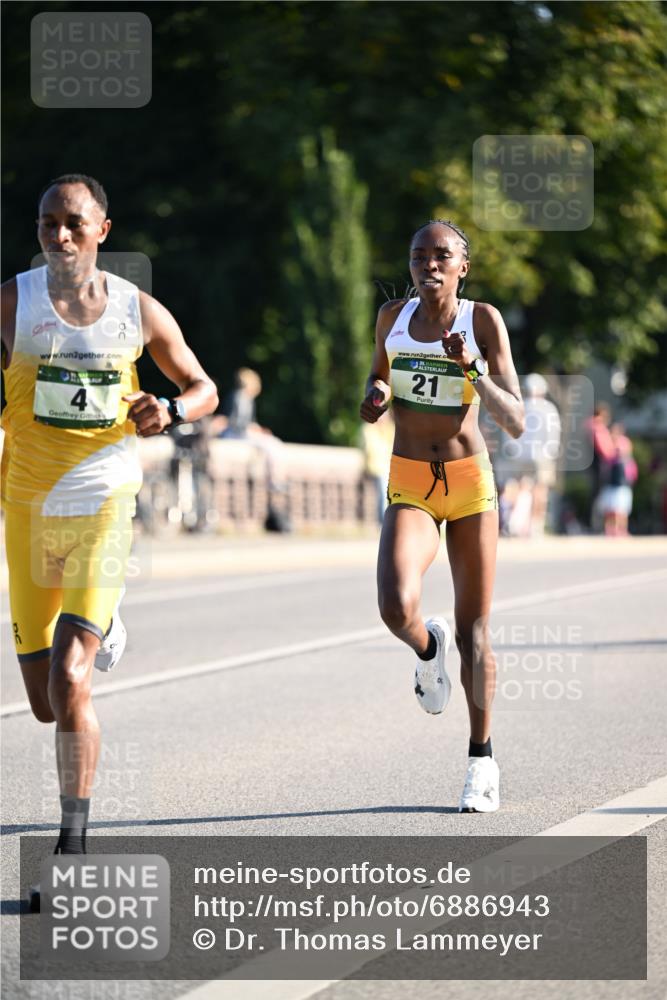 01.09.2024 - BARMER Alsterlauf Dr. Thomas Lammeyer http://msf.ph/oto/6886943 01.09.2024 09:17:22 Laufen 2, 2, 10135, 21 meine-sportfotos.de