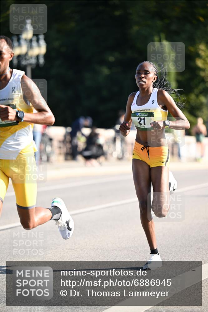 01.09.2024 - BARMER Alsterlauf Dr. Thomas Lammeyer http://msf.ph/oto/6886945 01.09.2024 09:17:22 Laufen 2, 135, 21 meine-sportfotos.de
