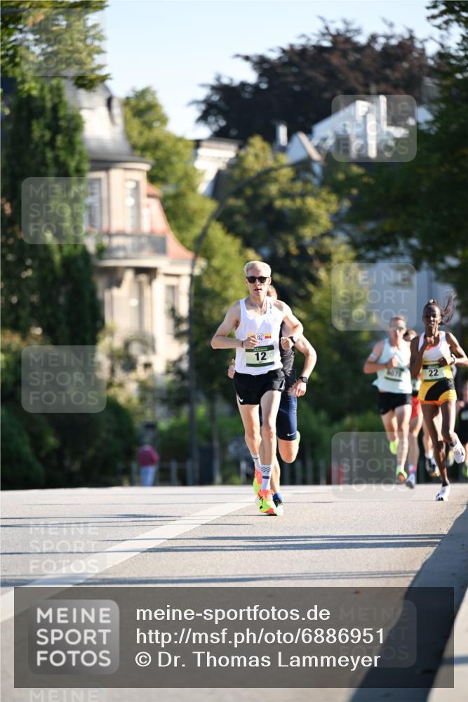 01.09.2024 - BARMER Alsterlauf Dr. Thomas Lammeyer http://msf.ph/oto/6886951 01.09.2024 09:17:37 Laufen 12, 6678, 22 meine-sportfotos.de