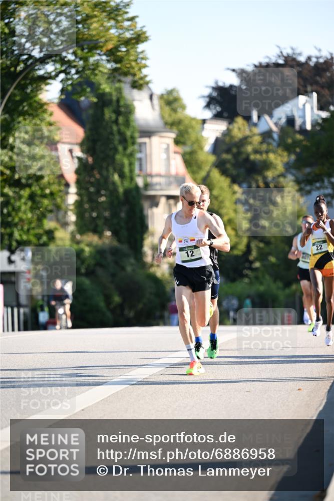 01.09.2024 - BARMER Alsterlauf Dr. Thomas Lammeyer http://msf.ph/oto/6886958 01.09.2024 09:17:38 Laufen 12, 4079, 22 meine-sportfotos.de