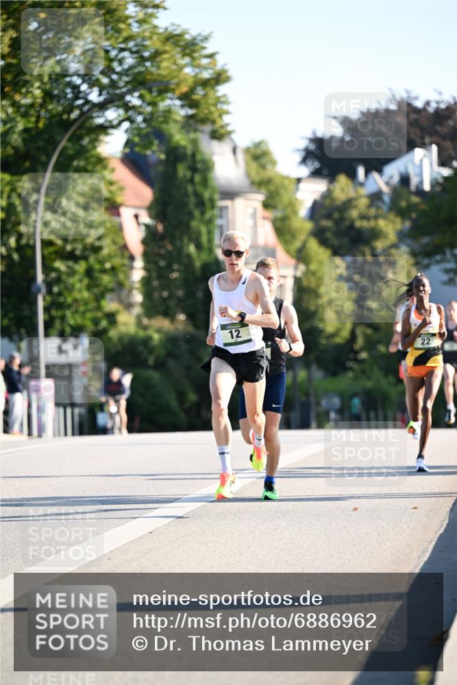 01.09.2024 - BARMER Alsterlauf Dr. Thomas Lammeyer http://msf.ph/oto/6886962 01.09.2024 09:17:39 Laufen 12 meine-sportfotos.de