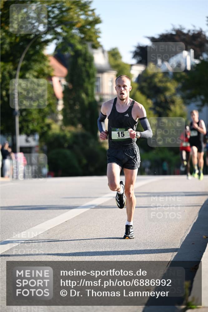 01.09.2024 - BARMER Alsterlauf Dr. Thomas Lammeyer http://msf.ph/oto/6886992 01.09.2024 09:17:44 Laufen 15 meine-sportfotos.de