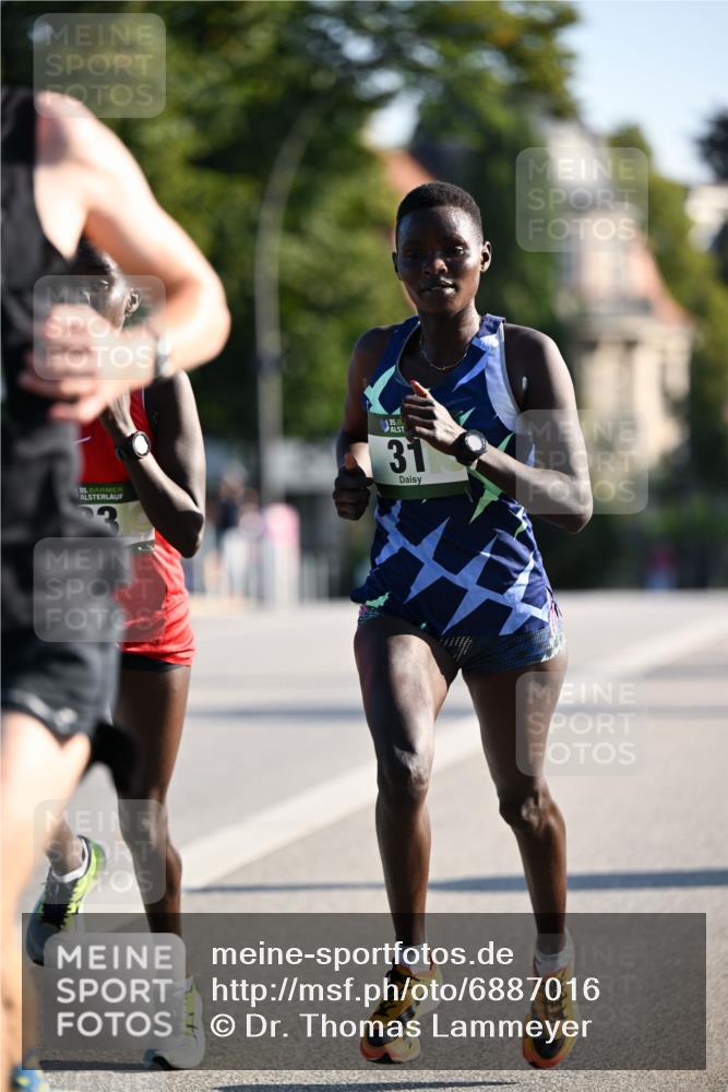 01.09.2024 - BARMER Alsterlauf Dr. Thomas Lammeyer http://msf.ph/oto/6887016 01.09.2024 09:17:50 Laufen 35, 35, 31 meine-sportfotos.de