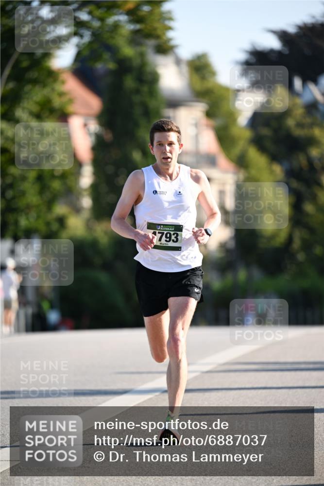01.09.2024 - BARMER Alsterlauf Dr. Thomas Lammeyer http://msf.ph/oto/6887037 01.09.2024 09:18:06 Laufen 793 meine-sportfotos.de