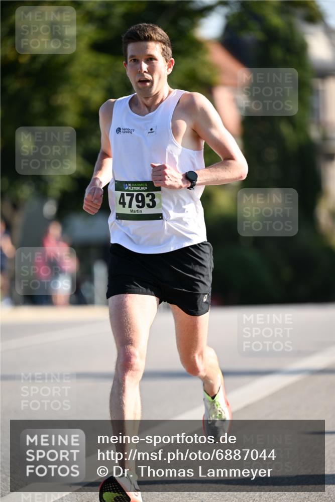 01.09.2024 - BARMER Alsterlauf Dr. Thomas Lammeyer http://msf.ph/oto/6887044 01.09.2024 09:18:07 Laufen 35, 4793 meine-sportfotos.de