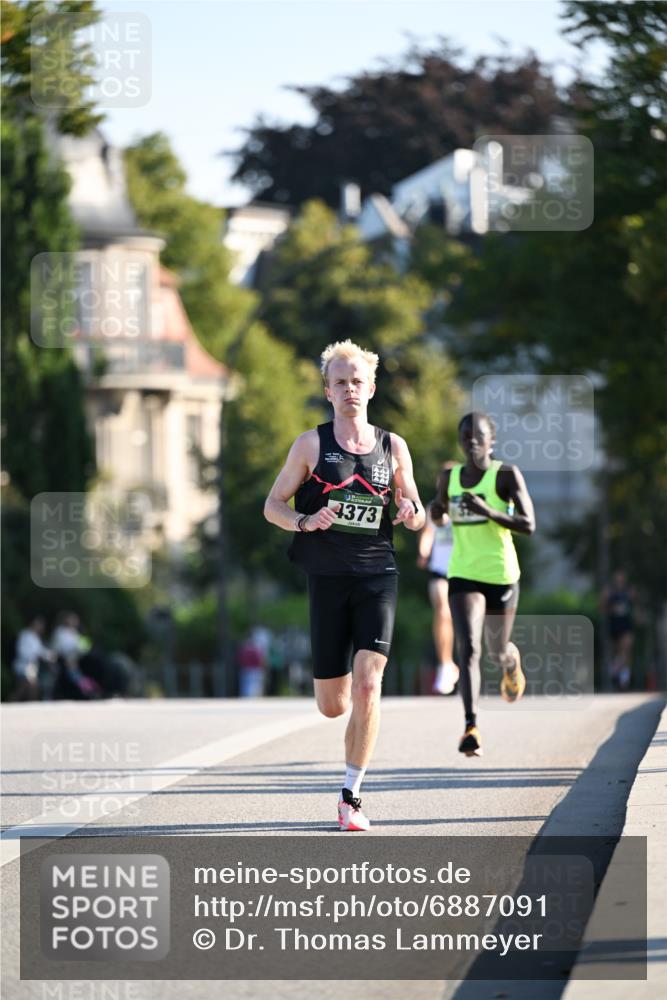 01.09.2024 - BARMER Alsterlauf Dr. Thomas Lammeyer http://msf.ph/oto/6887091 01.09.2024 09:18:22 Laufen 4373 meine-sportfotos.de