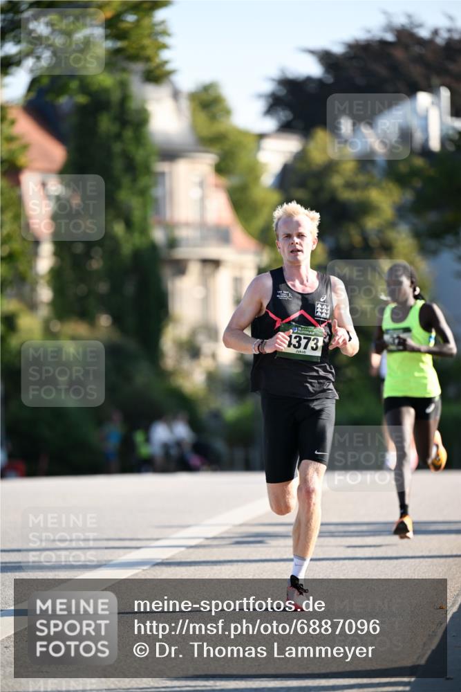 01.09.2024 - BARMER Alsterlauf Dr. Thomas Lammeyer http://msf.ph/oto/6887096 01.09.2024 09:18:22 Laufen 1373 meine-sportfotos.de