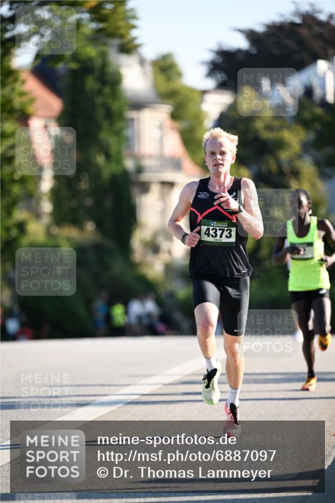01.09.2024 - BARMER Alsterlauf Dr. Thomas Lammeyer http://msf.ph/oto/6887097 01.09.2024 09:18:23 Laufen 5, 4373 meine-sportfotos.de