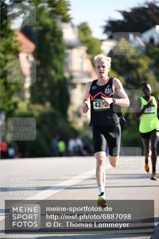 01.09.2024 - BARMER Alsterlauf Dr. Thomas Lammeyer http://msf.ph/oto/6887098 01.09.2024 09:18:23 Laufen 437 meine-sportfotos.de