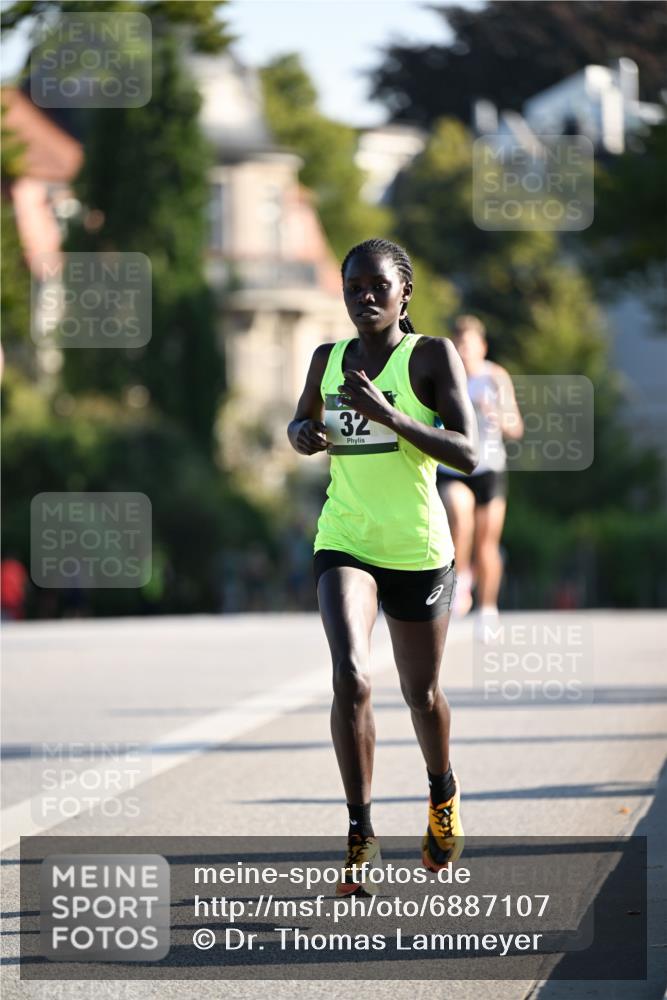 01.09.2024 - BARMER Alsterlauf Dr. Thomas Lammeyer http://msf.ph/oto/6887107 01.09.2024 09:18:24 Laufen 32 meine-sportfotos.de