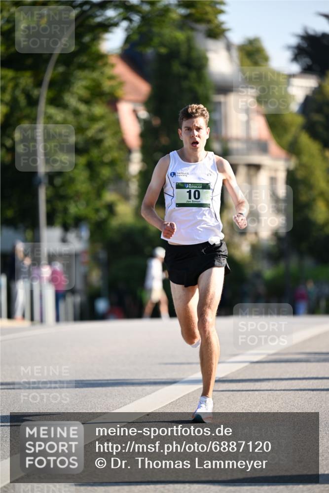 01.09.2024 - BARMER Alsterlauf Dr. Thomas Lammeyer http://msf.ph/oto/6887120 01.09.2024 09:18:27 Laufen 35, 10 meine-sportfotos.de
