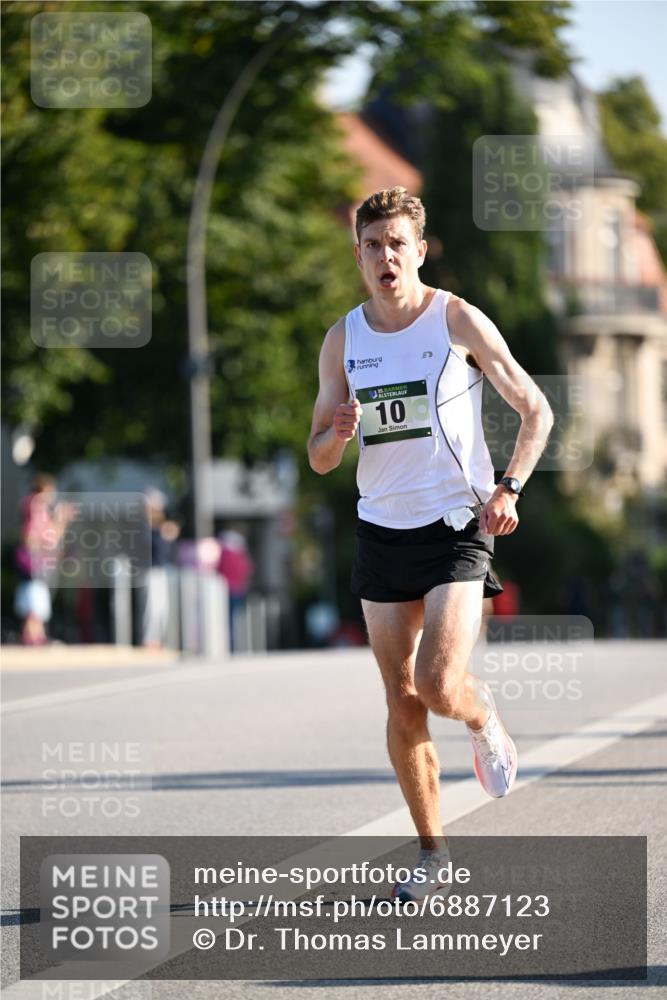 01.09.2024 - BARMER Alsterlauf Dr. Thomas Lammeyer http://msf.ph/oto/6887123 01.09.2024 09:18:28 Laufen 135, 10 meine-sportfotos.de