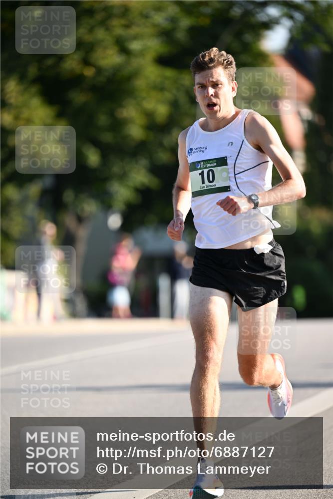01.09.2024 - BARMER Alsterlauf Dr. Thomas Lammeyer http://msf.ph/oto/6887127 01.09.2024 09:18:28 Laufen 10 meine-sportfotos.de